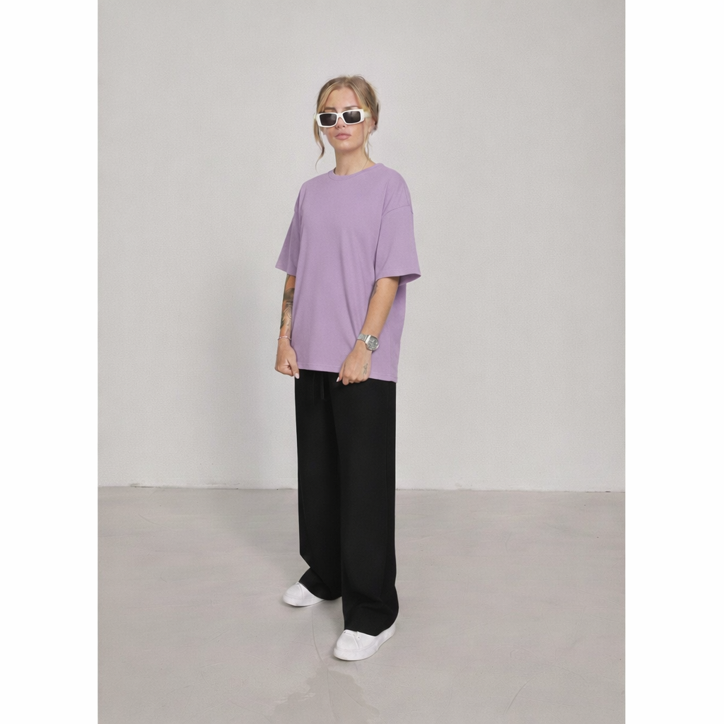 Oversized Lylac Tee With Black Flapper