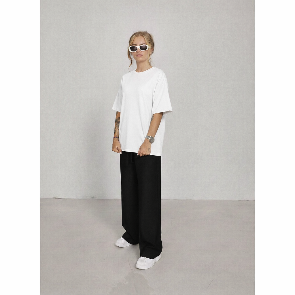 Oversized Tee With Black Flapper